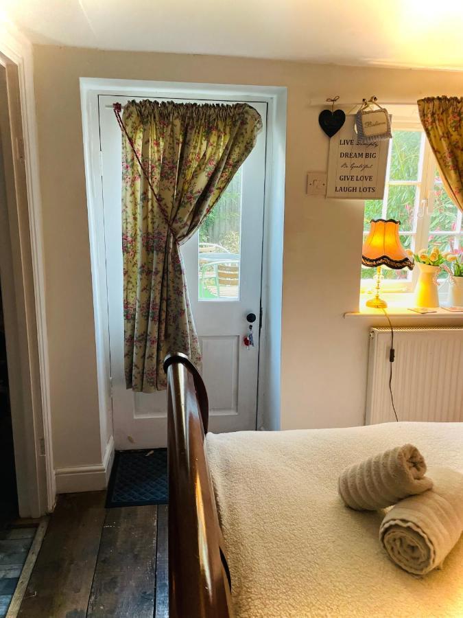 The Beehive, Ground Floor Apartment In Norfolk, No Shared Amenities Downham Market Exterior foto